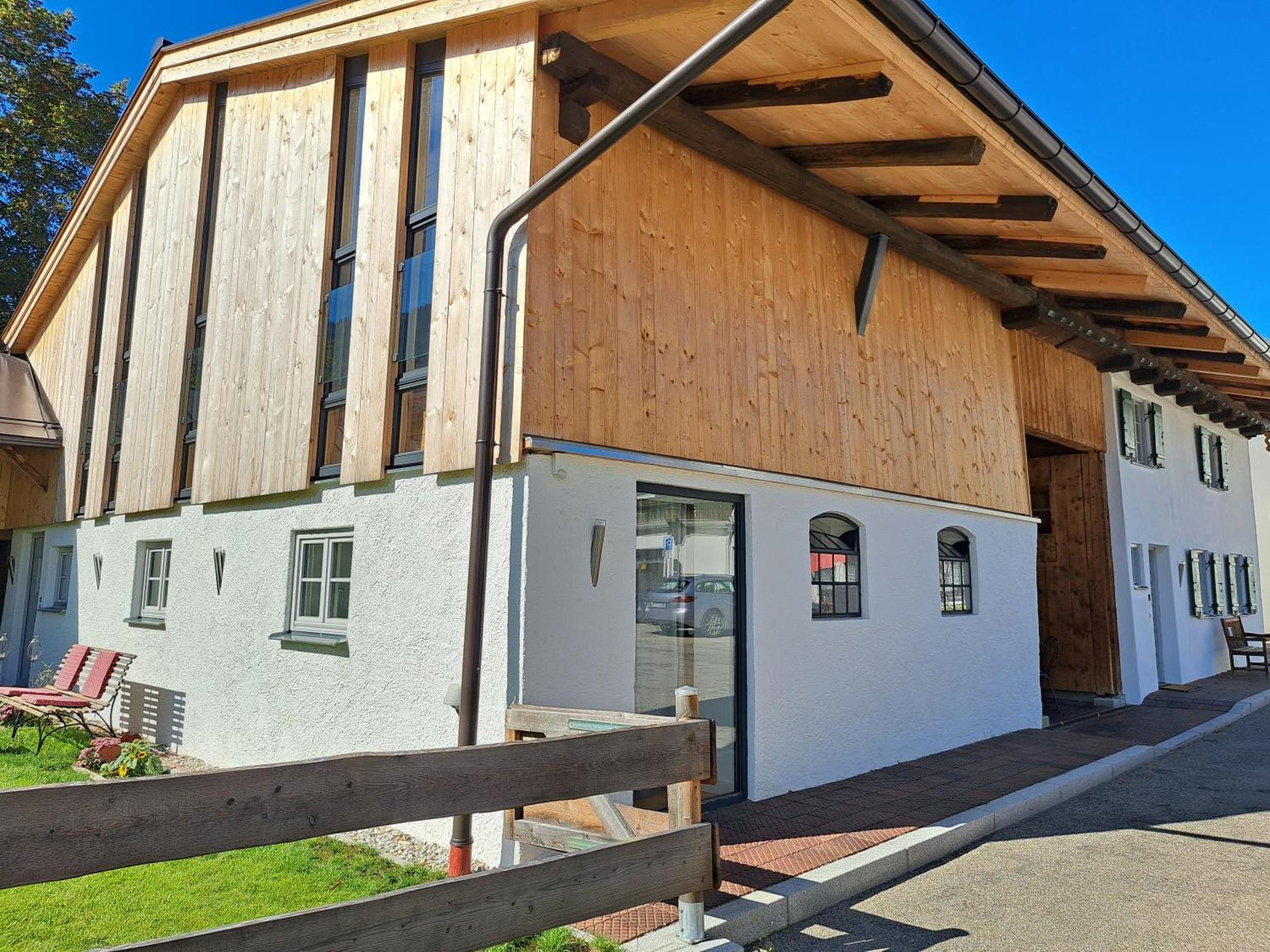 Neu! Ferienwohnungen Im Lueftlmalereck, Hennalahaus Oberammergau Exteriér fotografie