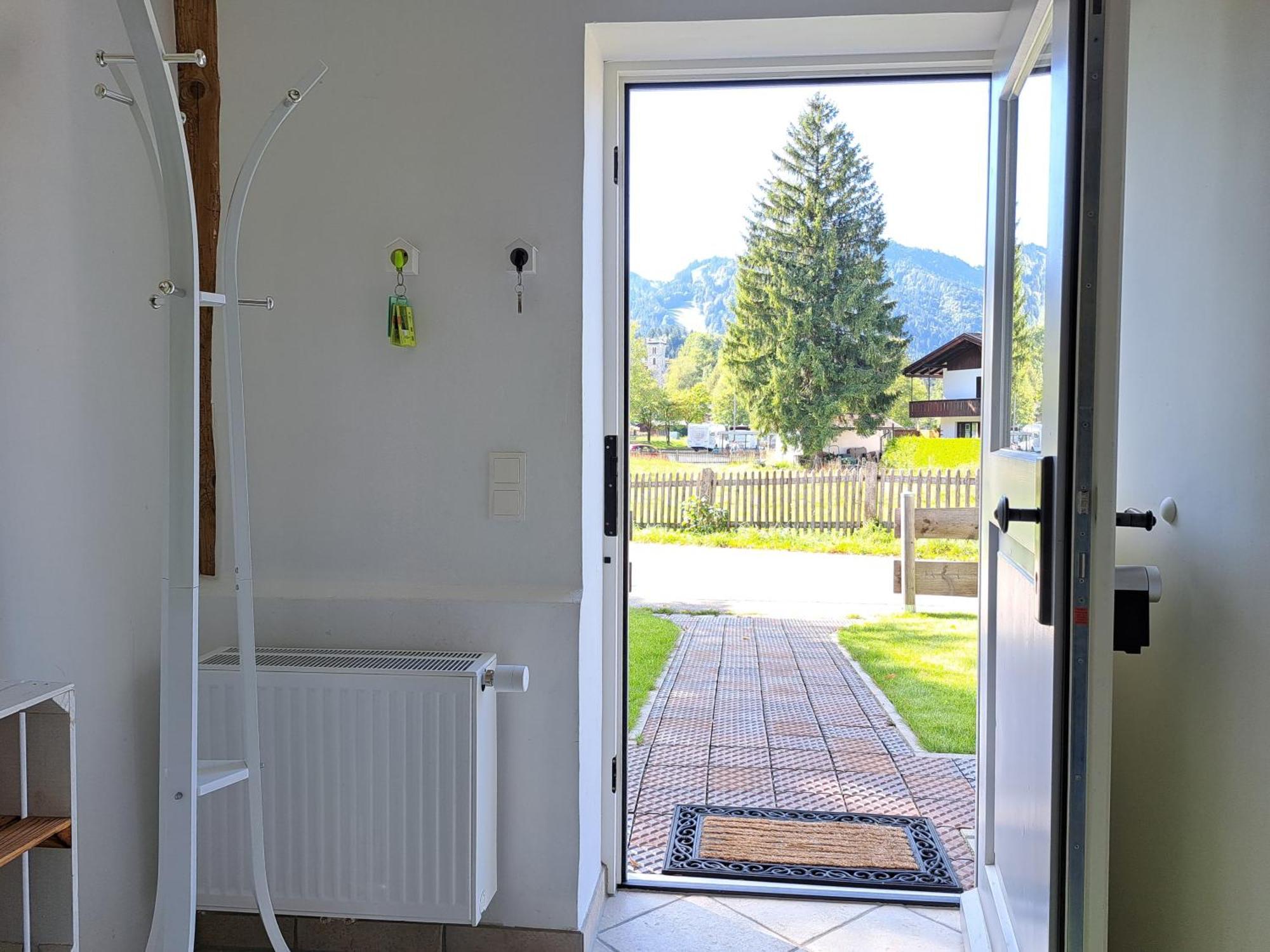Neu! Ferienwohnungen Im Lueftlmalereck, Hennalahaus Oberammergau Exteriér fotografie