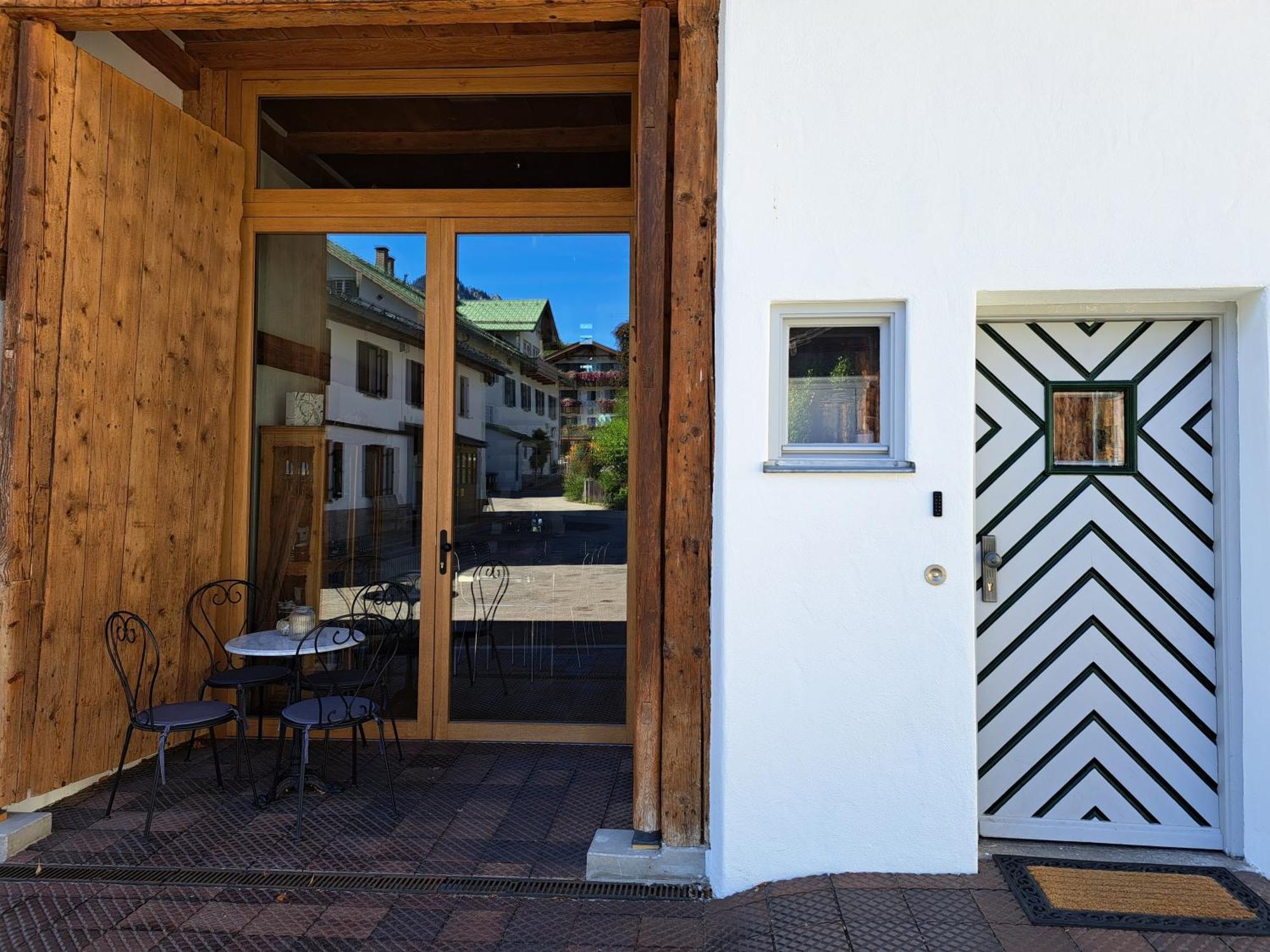 Neu! Ferienwohnungen Im Lueftlmalereck, Hennalahaus Oberammergau Exteriér fotografie